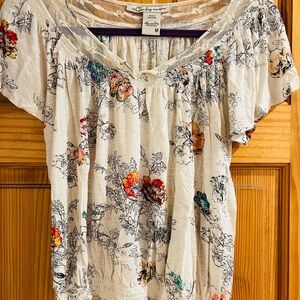 Floral Lace Trim Top